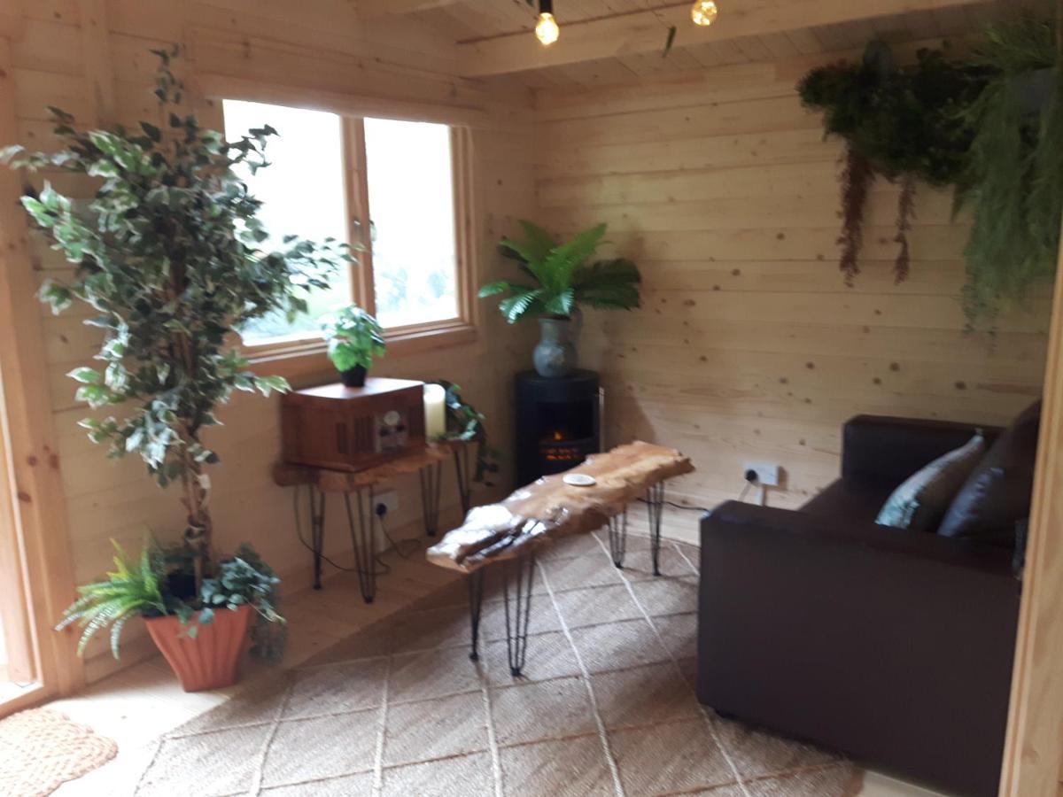 Cabin Set In A Beautiful Romantic Tropical Garden Sutton Coldfield Exterior photo